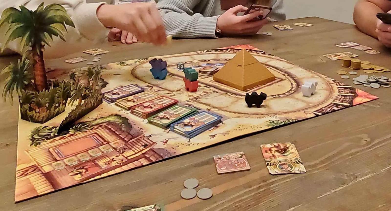 A game of Camel Up in progress
